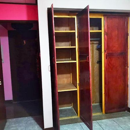 Airport Traveler'S Home Αλαχουέλα Εξωτερικό φωτογραφία