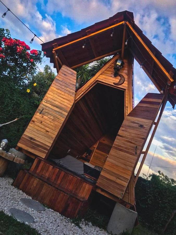 Airport Traveler'S Home Αλαχουέλα Εξωτερικό φωτογραφία